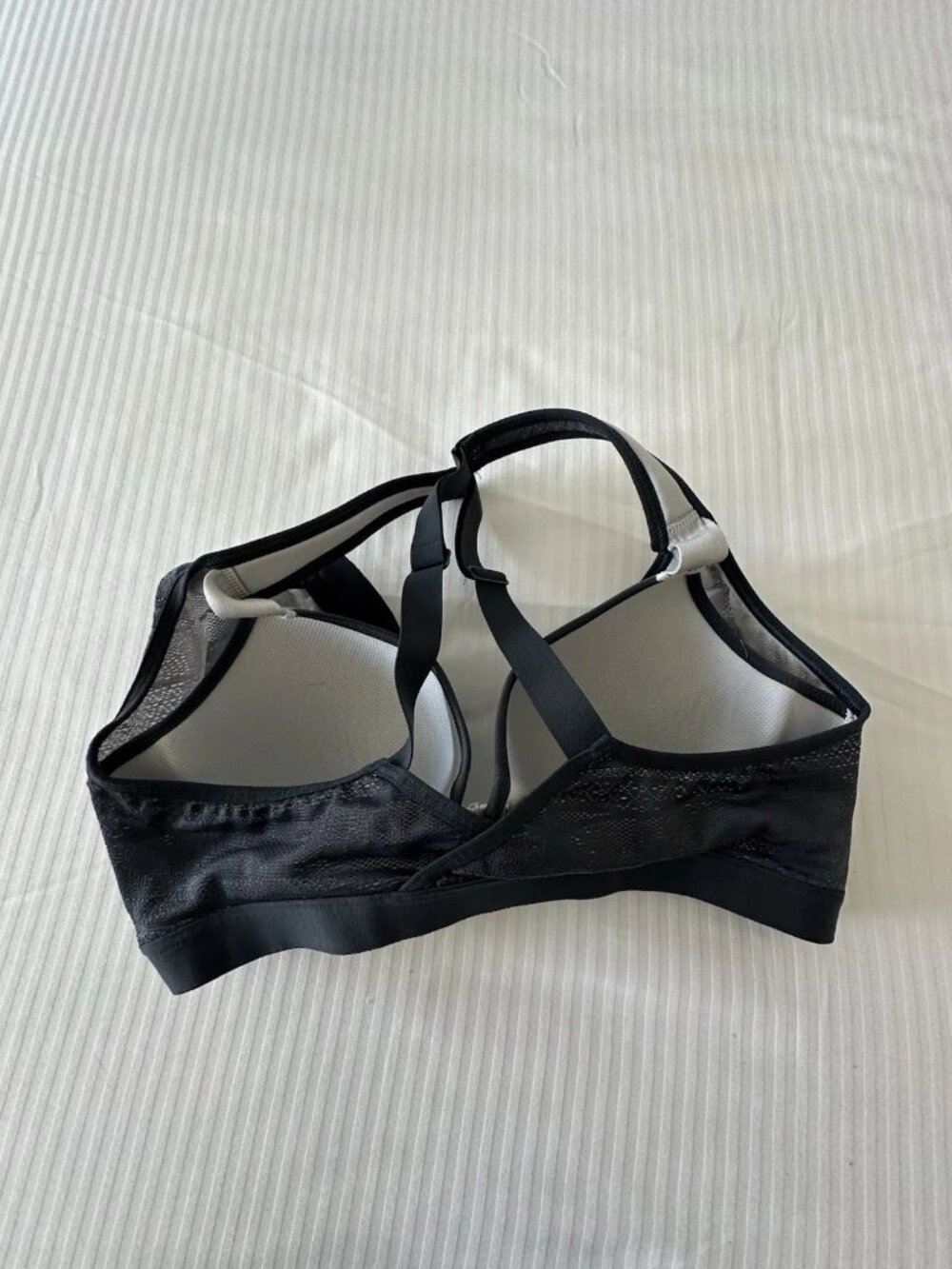 Victoria’s Secret Sport Grey Lace Athletic Sports Bra 34C - Picture 4 of 5